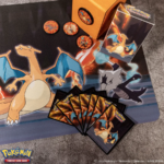 Deckbox Pokemon - Gallery Series Scorching - Imagen 3